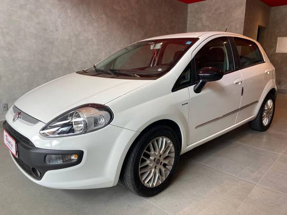 FIAT PUNTO 1.6 ESSENCE 16V FLEX 4P AUTOMATIZADO FIAT PUNTO 1.6 ESSENCE 16V FLEX 4P AUTOMATIZADO